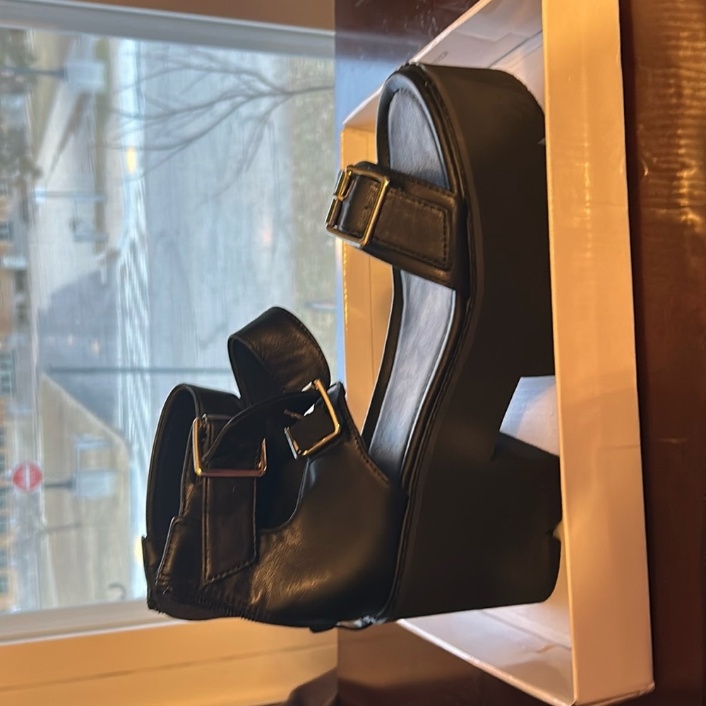 Platform sandals, new never worn